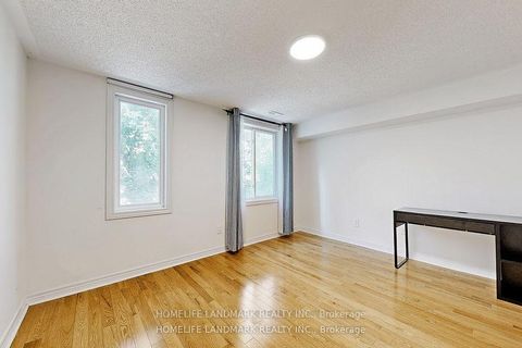 Photo 23 at 19 English Garden Way, Newtonbrook West, Toronto