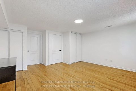 Photo 24 at 19 English Garden Way, Newtonbrook West, Toronto