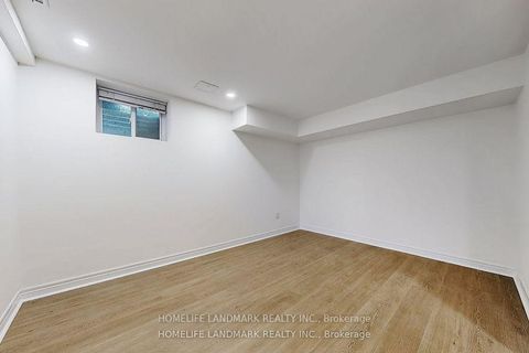 Photo 27 at 19 English Garden Way, Newtonbrook West, Toronto