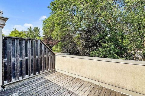 Photo 30 at 19 English Garden Way, Newtonbrook West, Toronto