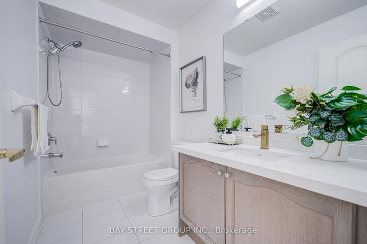 Photo 33 at 30 William Berczy Boulevard, Berczy, Markham