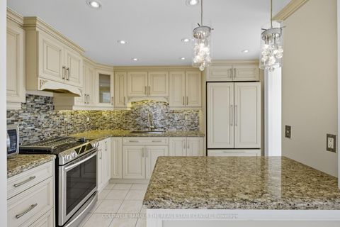 Photo 6 at 404 - 30 Harding Boulevard W, North Richvale, Richmond Hill