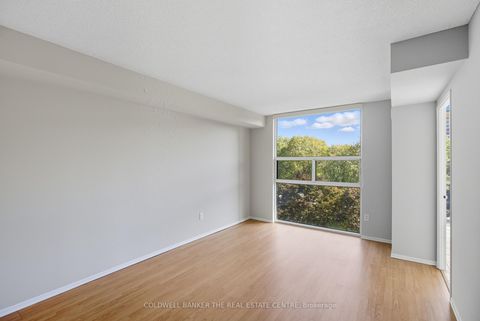 Photo 9 at 404 - 30 Harding Boulevard W, North Richvale, Richmond Hill
