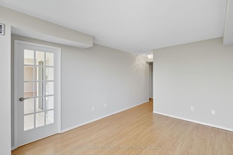 Photo 10 at 404 - 30 Harding Boulevard W, North Richvale, Richmond Hill