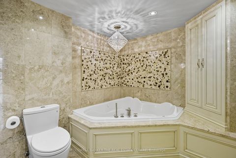 Photo 11 at 404 - 30 Harding Boulevard W, North Richvale, Richmond Hill