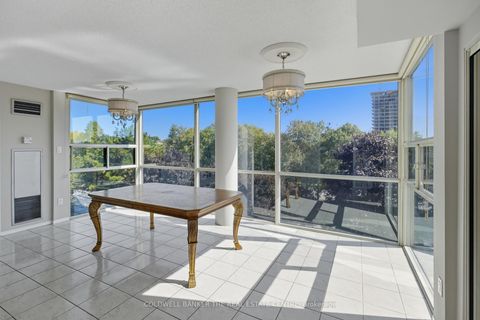 Photo 15 at 404 - 30 Harding Boulevard W, North Richvale, Richmond Hill