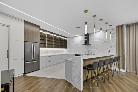 Photo 25 at 404 - 30 Harding Boulevard W, North Richvale, Richmond Hill