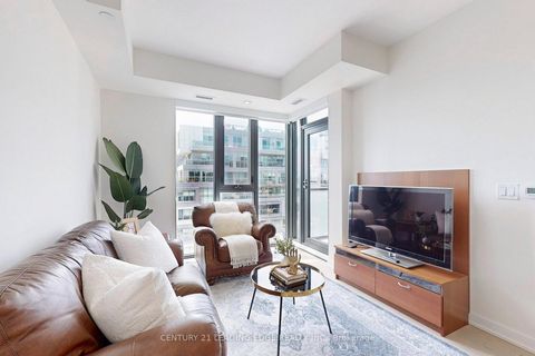 Photo 10 at 804 - 840 St Clair Avenue W, Oakwood Village, Toronto