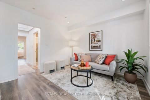 Photo 1 at 526 Quebec Avenue, Junction Area, Toronto