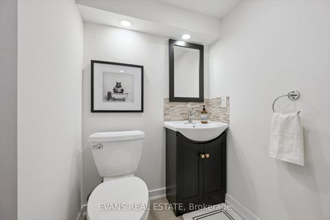 Photo 20 at 526 Quebec Avenue, Junction Area, Toronto