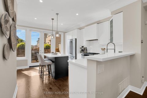 Photo 4 at 5 - 9 Powseland Crescent, West Woodbridge, Vaughan