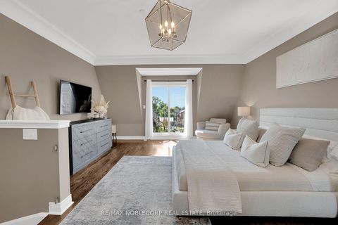 Photo 16 at 5 - 9 Powseland Crescent, West Woodbridge, Vaughan