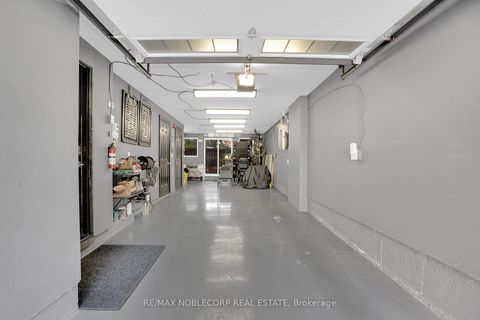 Photo 26 at 5 - 9 Powseland Crescent, West Woodbridge, Vaughan