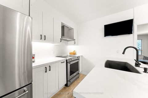 Photo 9 at 905 & 907 Glencairn Avenue, Glen Park, Toronto