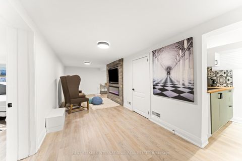 Photo 23 at 905 & 907 Glencairn Avenue, Glen Park, Toronto