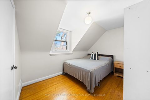 Photo 31 at 905 & 907 Glencairn Avenue, Glen Park, Toronto