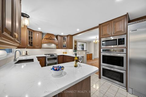 Photo 7 at 90 Golf Links Drive, Aurora Highlands, Aurora