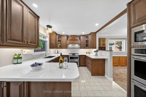 Photo 8 at 90 Golf Links Drive, Aurora Highlands, Aurora