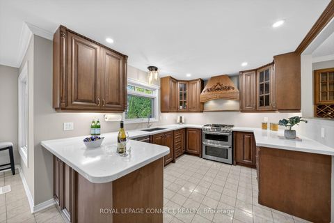 Photo 9 at 90 Golf Links Drive, Aurora Highlands, Aurora