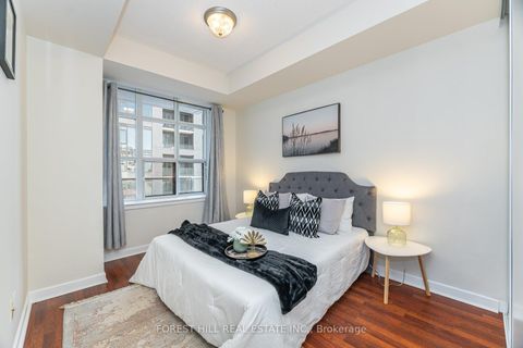 Photo 8 at 722 - 438 Richmond Street W, Waterfront Communities C1, Toronto