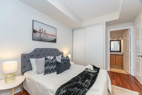 Photo 9 at 722 - 438 Richmond Street W, Waterfront Communities C1, Toronto