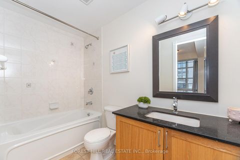 Photo 12 at 722 - 438 Richmond Street W, Waterfront Communities C1, Toronto