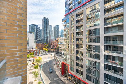 Photo 17 at 722 - 438 Richmond Street W, Waterfront Communities C1, Toronto