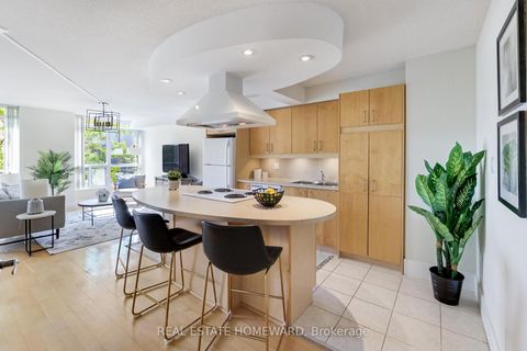 Photo 11 at 201 - 550 Queens Quay W, Waterfront Communities C1, Toronto