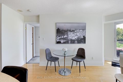 Photo 13 at 201 - 550 Queens Quay W, Waterfront Communities C1, Toronto