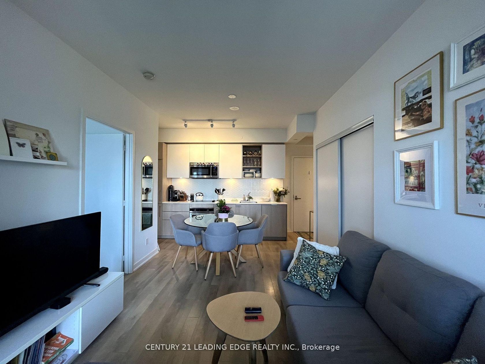 1912 - 50 Ordnance Street, Niagara, Toronto by Loree Meneguzzi Real Estate 1912 - 50 Ordnance Street, Niagara, Toronto