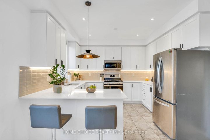 Photo 14 at 328 Rita's Avenue N, Summerhill Estates, Newmarket