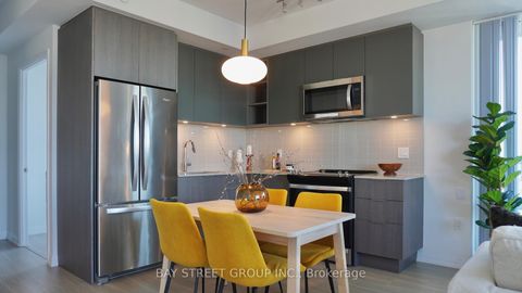 Photo 8 at 3219 - 50 Dunfield Avenue, Mount Pleasant West, Toronto