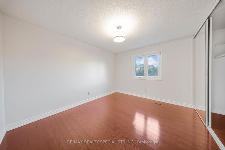 Photo 19 at 24 Whitmore Court, Heart Lake West, Brampton