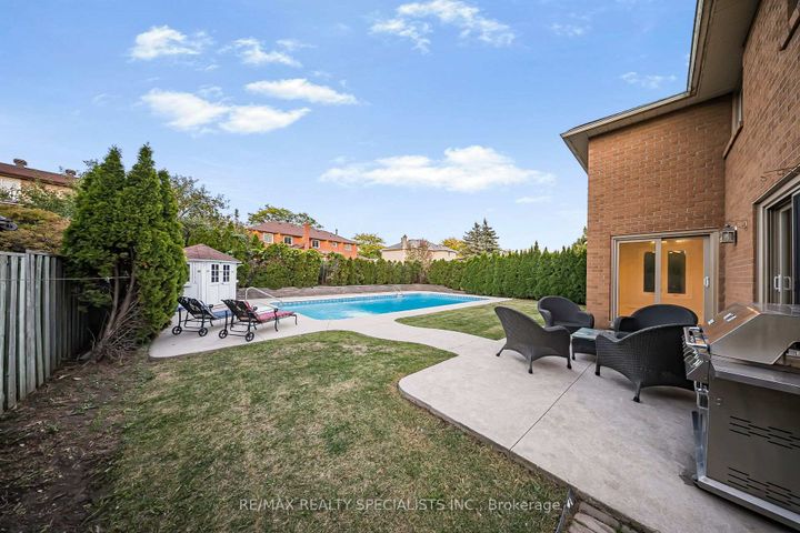 Photo 21 at 24 Whitmore Court, Heart Lake West, Brampton