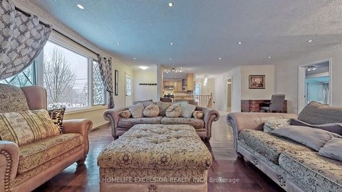 Photo 3 at 249 Palmer Avenue, Harding, Richmond Hill Photo 3 at 249 Palmer Avenue, Harding, Richmond Hill