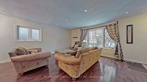 Photo 6 at 249 Palmer Avenue, Harding, Richmond Hill Photo 6 at 249 Palmer Avenue, Harding, Richmond Hill