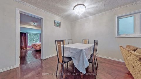 Photo 8 at 249 Palmer Avenue, Harding, Richmond Hill