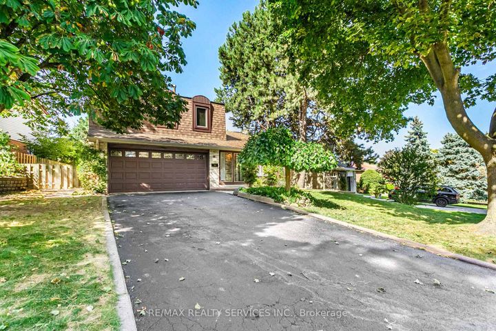 Photo 1 at 16 Marchmount Crescent, Central Park, Brampton