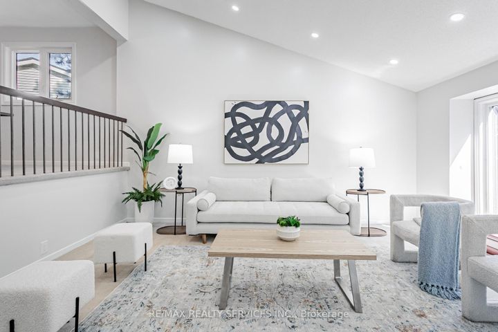 Photo 7 at 16 Marchmount Crescent, Central Park, Brampton