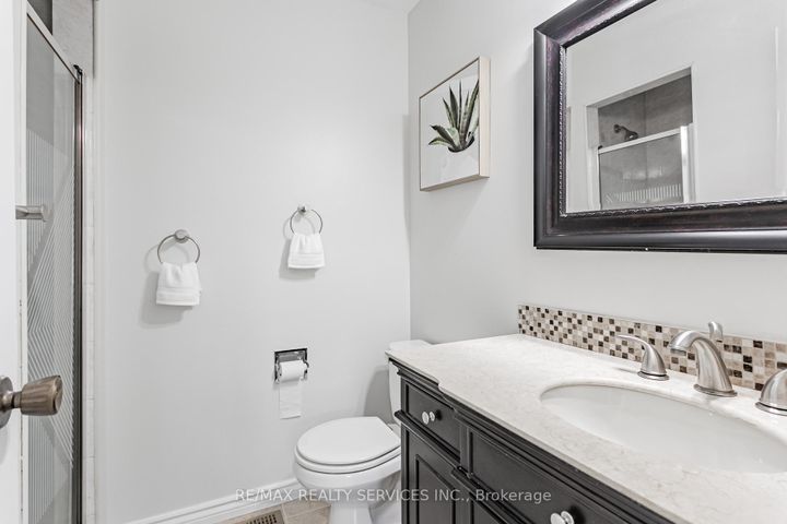 Photo 32 at 16 Marchmount Crescent, Central Park, Brampton