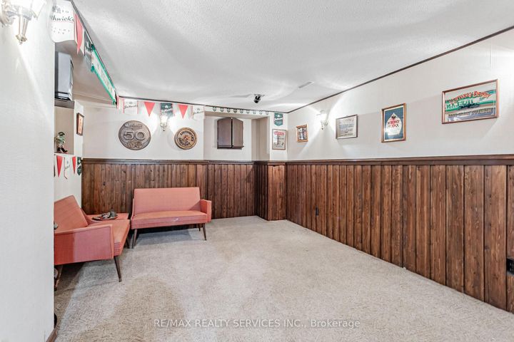 Photo 37 at 16 Marchmount Crescent, Central Park, Brampton