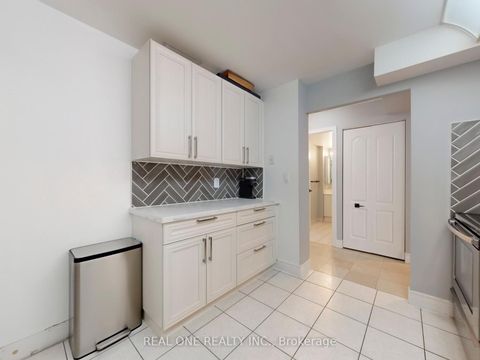 Photo 11 at 617 - 5418 Yonge Street, Willowdale West, Toronto