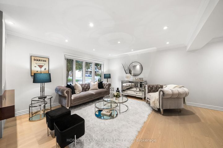 Photo 4 at 11 Jondan Crescent, Royal Orchard, Markham