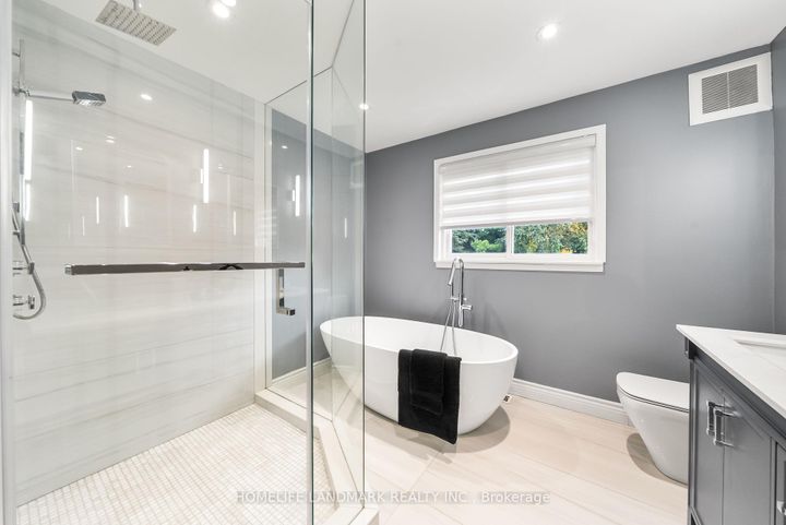 Photo 23 at 11 Jondan Crescent, Royal Orchard, Markham