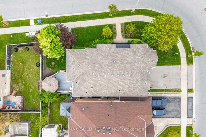 Photo 3 at 16 Larkberry Road, Credit Valley, Brampton