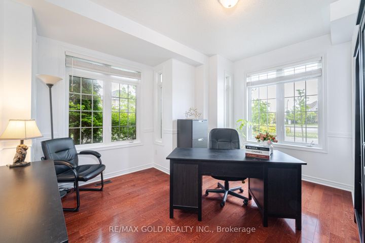 Photo 6 at 16 Larkberry Road, Credit Valley, Brampton