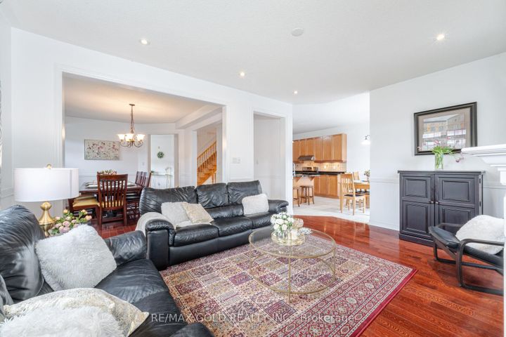 Photo 12 at 16 Larkberry Road, Credit Valley, Brampton