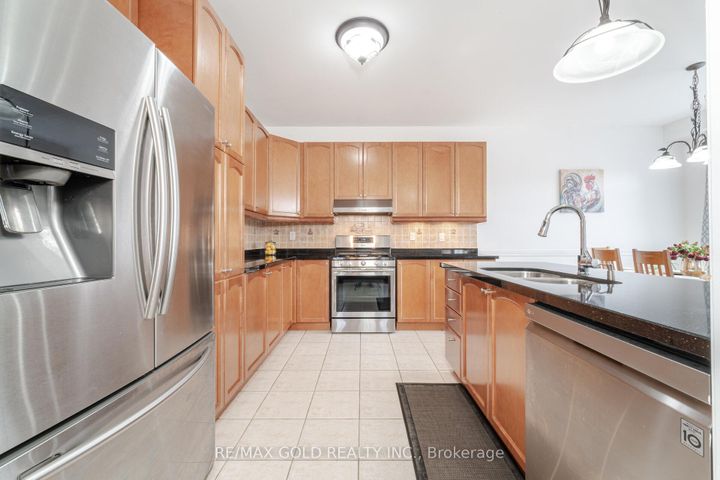 Photo 14 at 16 Larkberry Road, Credit Valley, Brampton