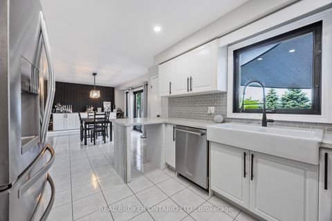 Photo 7 at 32 BLACK WILLOW Drive, Holly, Barrie