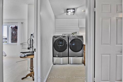 Photo 16 at 32 BLACK WILLOW Drive, Holly, Barrie